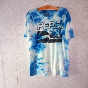 Blue tye-dye short sleeve graphic t-shirt